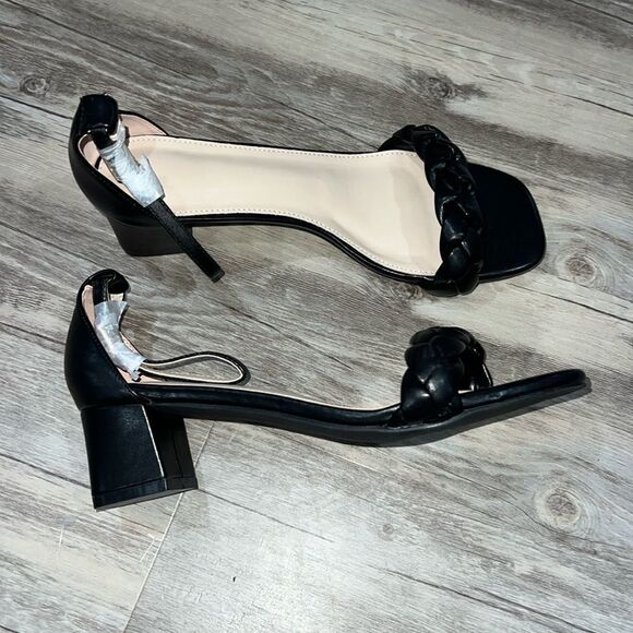 Shoes - Black heels